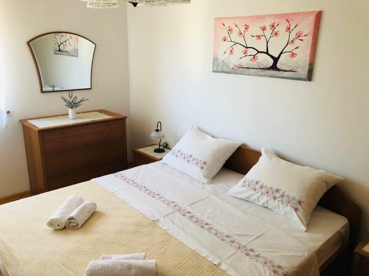 Rosita 1 Apartment โรวีน ภายนอก รูปภาพ
